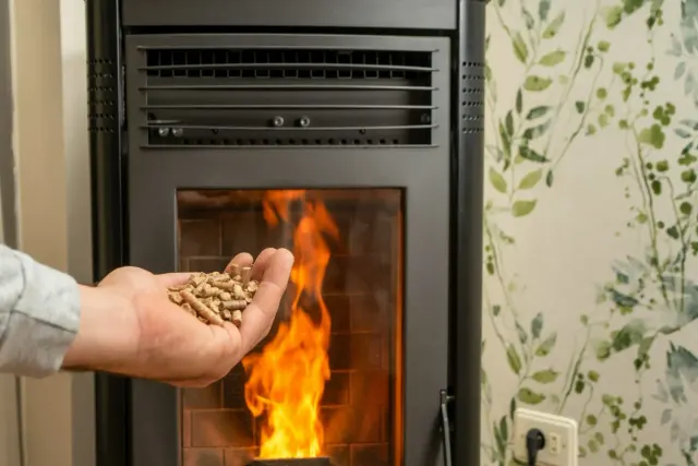 Bezpieczeństwo kominków na pellet z płaszczem wodnym
